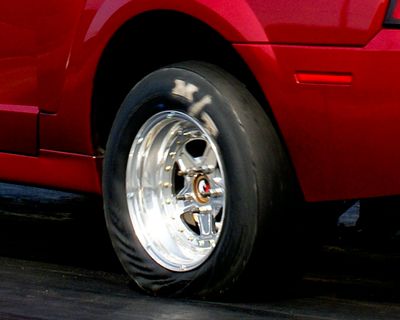 this is why you need screws in the wheels lips!